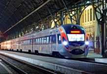 Українці зможуть отримати 3 тисячі безоплатних кілометрів на поїздки «Укрзалізницею» — Зеленський