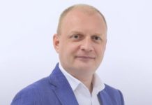 Стало відоме імʼя директора лікарні на Львівщині, якого затримали на хабарі за оформлення броні