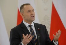 Президент Польщі хоче забрати орден у Зеленського, бо той присвоїв підрозділу ССО “імені Героїв УПА”