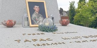 На Львівщині поліцейські встановлюють обставини наруги над могилою Героя України