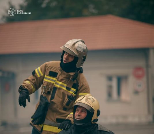 На Львівщині у багатоквартирному будинку трагічно загинули двоє людей